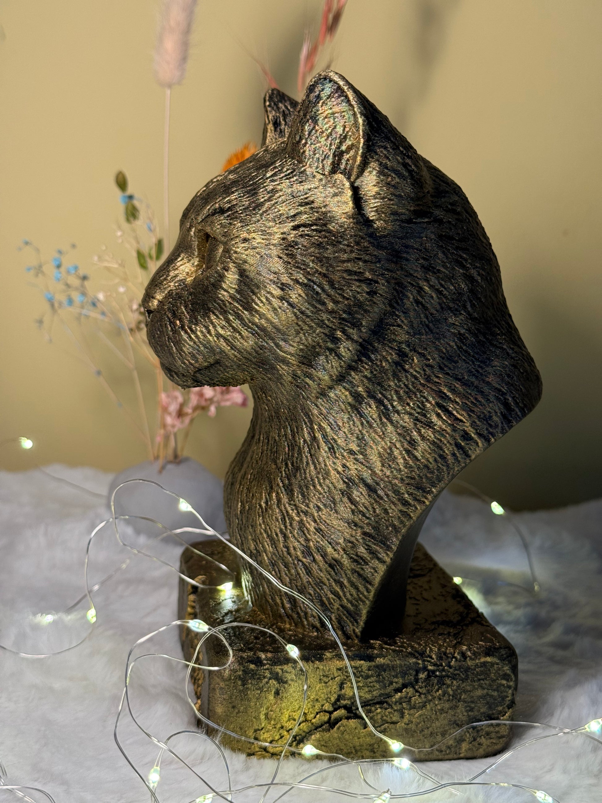 Siamese Antique Bust – hand-painted 3D cat sculpture in antique black & gold, 10x14x20 cm