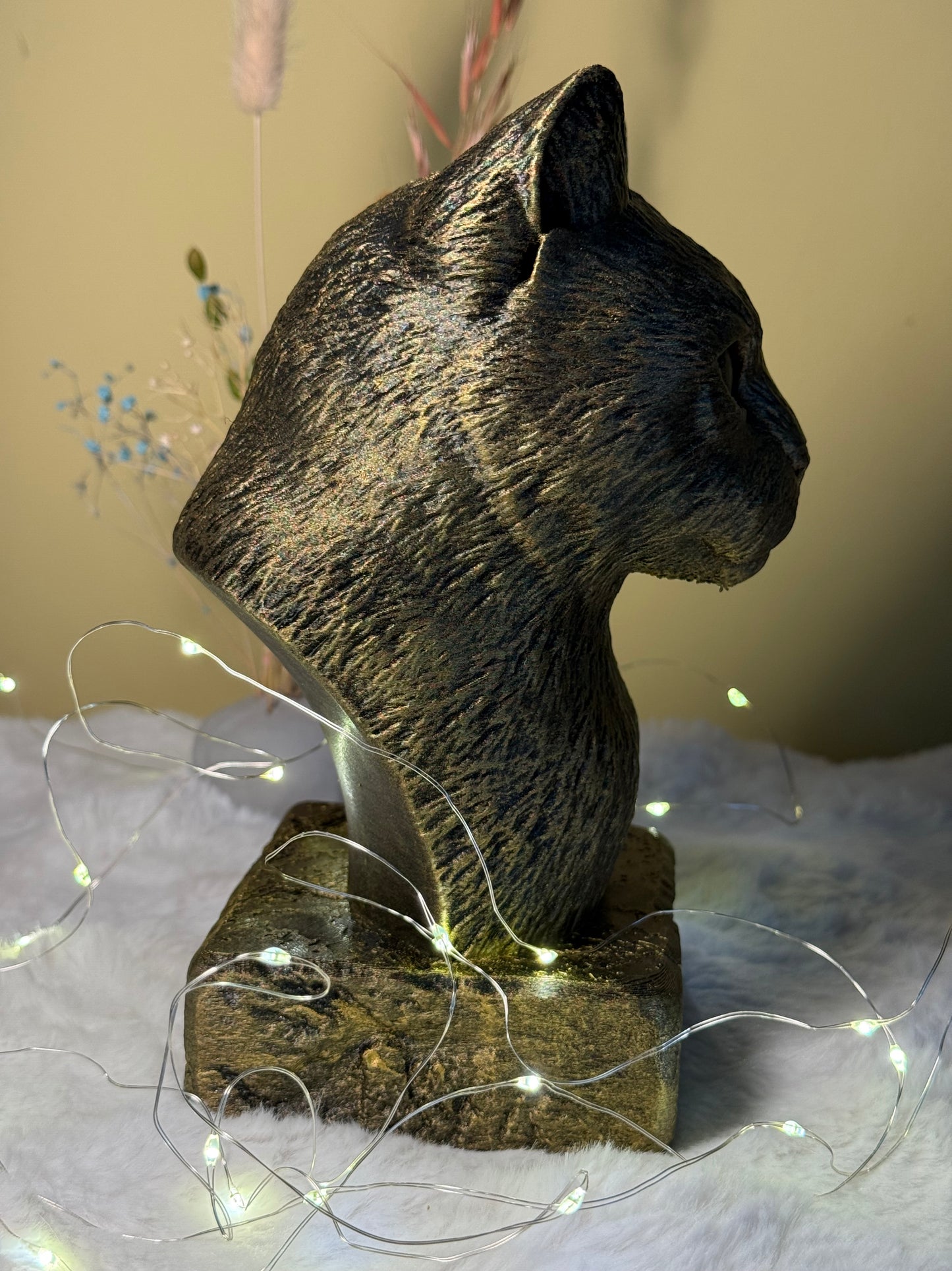 Siamese Antique Bust – hand-painted 3D cat sculpture in antique black & gold, 10x14x20 cm