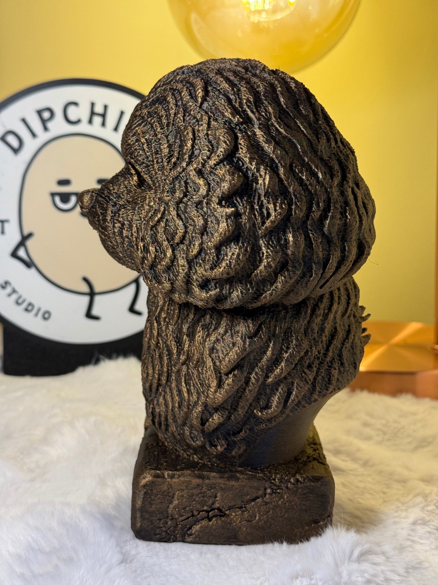 Bolonka Antique Bust