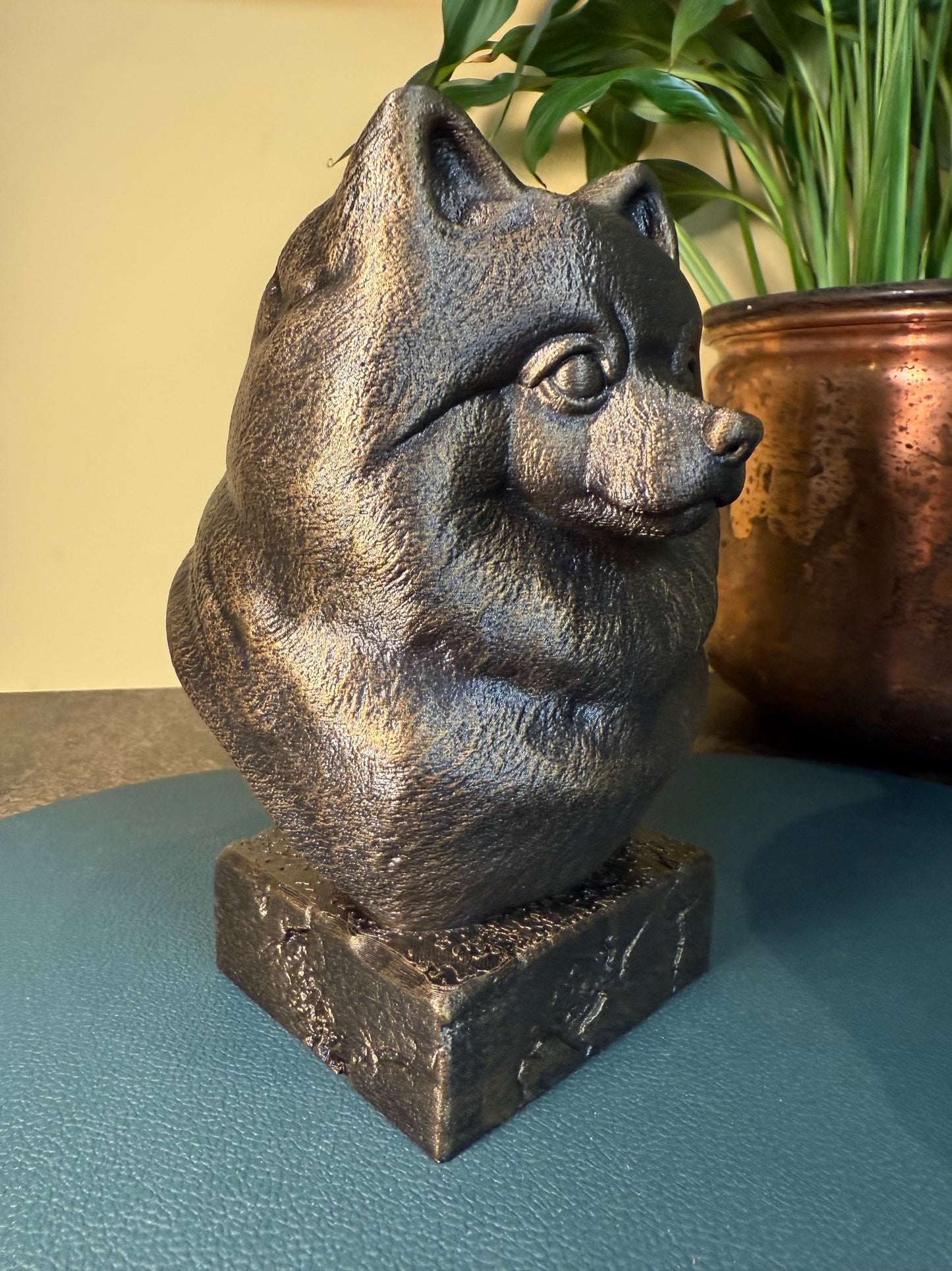 Pomeranian bust detail – antique finish hand-painted 3D print sculpture for dog lovers